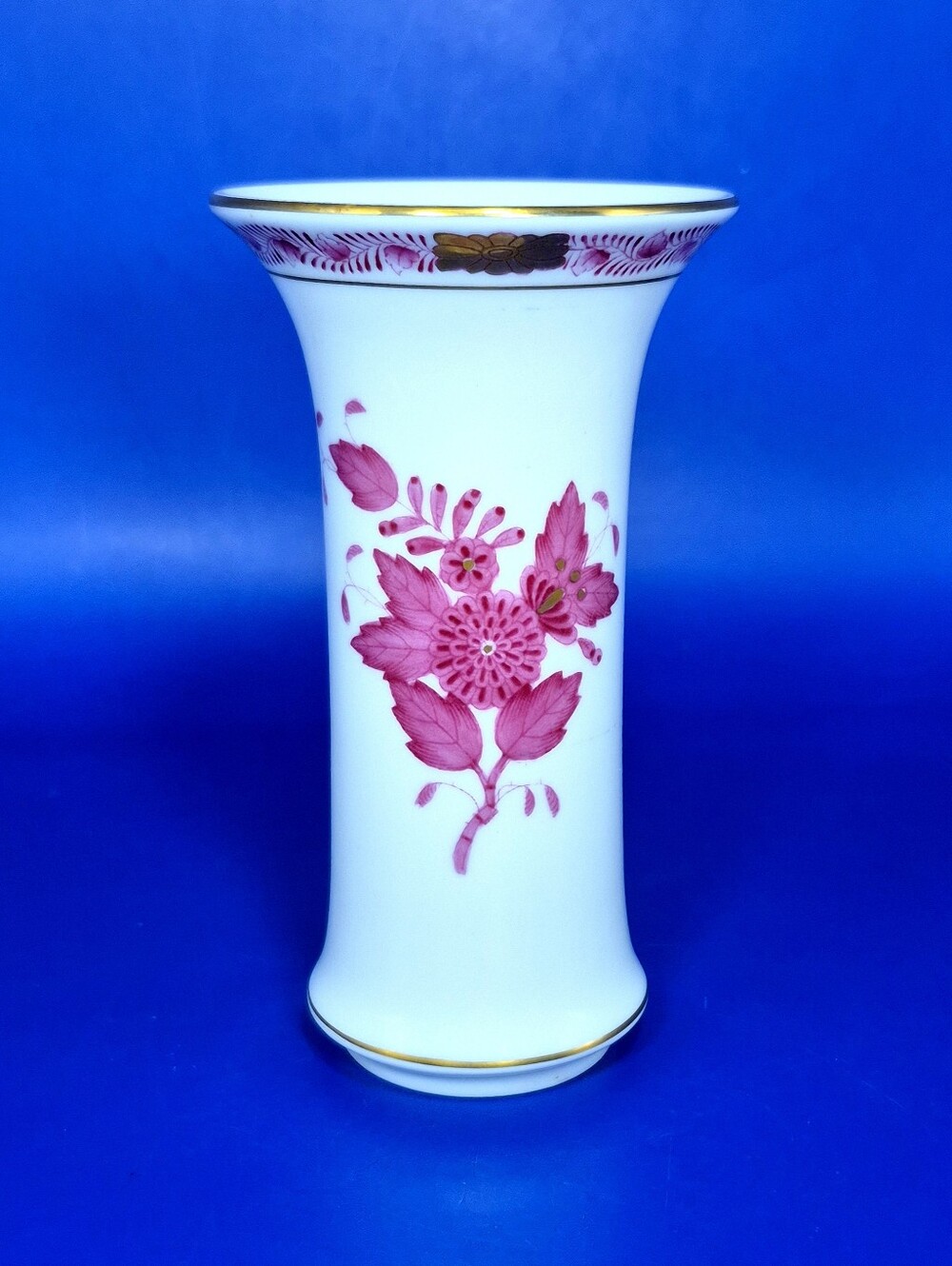 Herend Hungary Apponyi Pink Trumpet Vase Chinese Bouquet Raspberry Porcelain